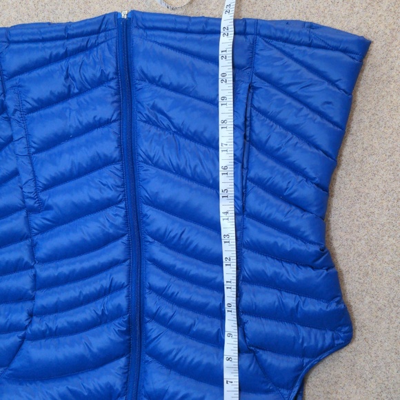 Bernardo Blue Down Filled Hooded Vest Size Medium - Picture 8 of 14